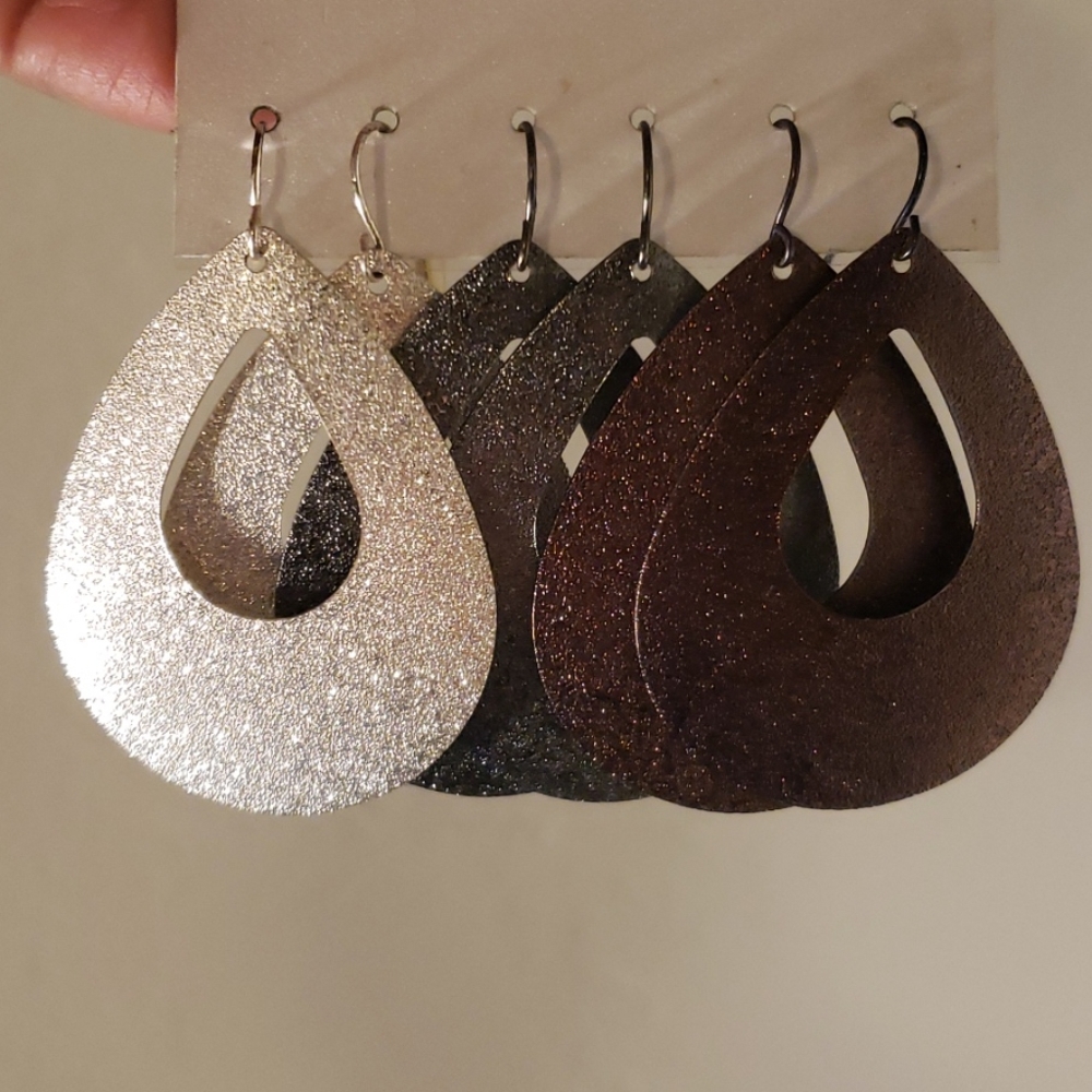 3 pairs of earrings